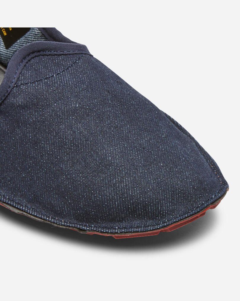 23W2A01_toe-1.jpg