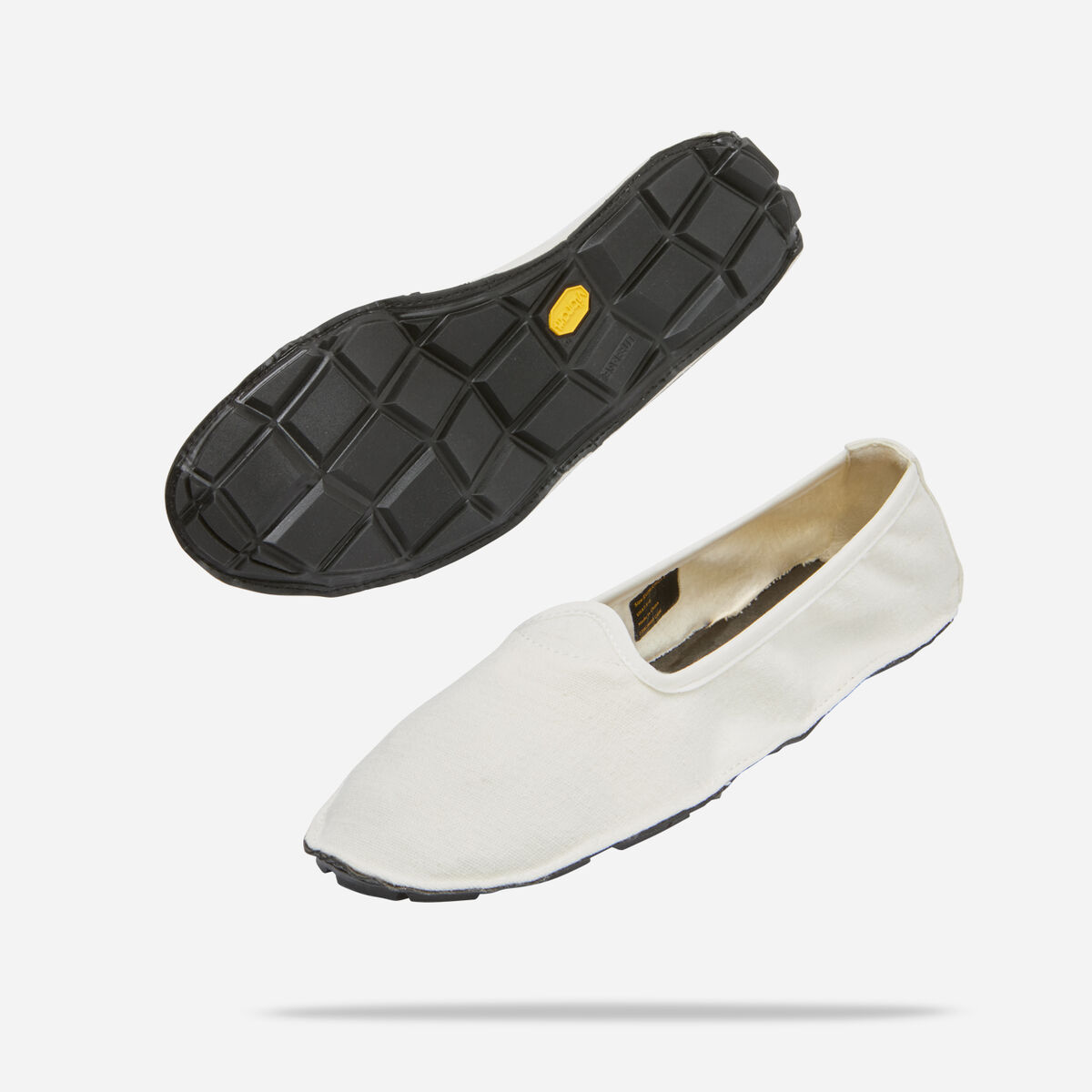 23W2M03_PAIR-1.jpg