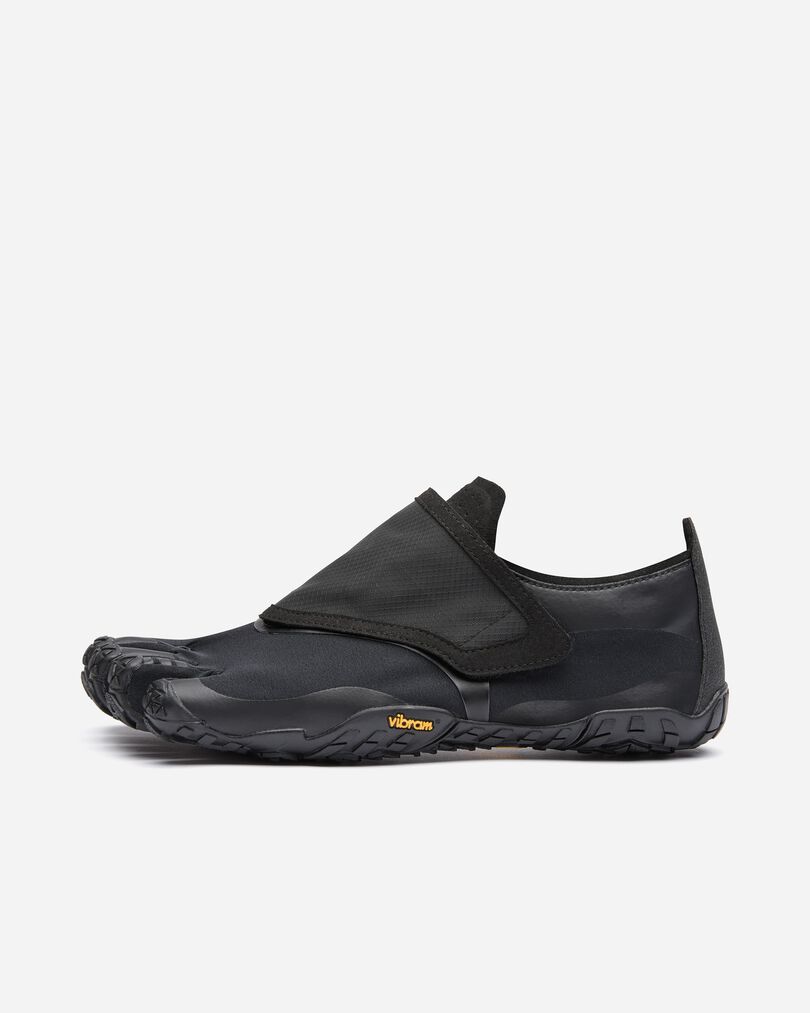 25M7501_New20V-Trail-Wing_Final20Name20Tbd_Total20Black_01-2.jpg