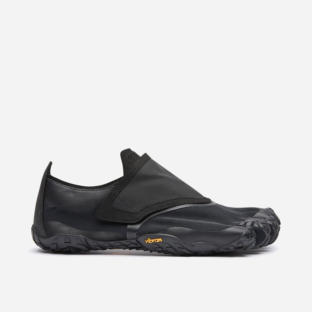 25M7501_New20V-Trail-Wing_Final20Name20Tbd_Total20Black_07-1.jpg