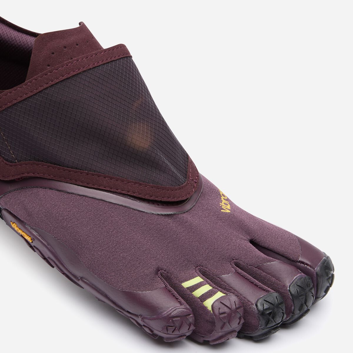 25M7507_New20V-Trail-Wing_Final20Name20Tbd_Fig_Black_03-1.jpg