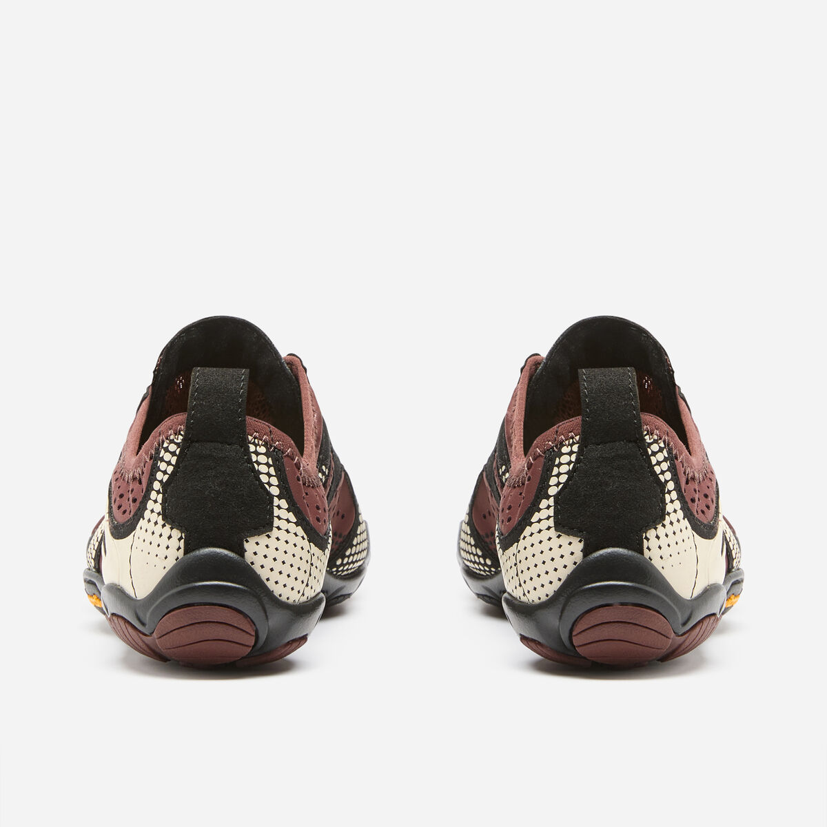 26W7003_V-RUN_Brown-Ivory_Black_04-1.jpg